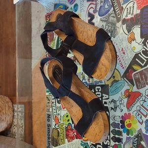 Clarks suede velcro sandals